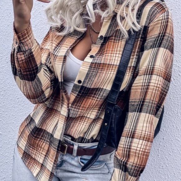 Tops - Boho khaki  plaid casual button down shirt